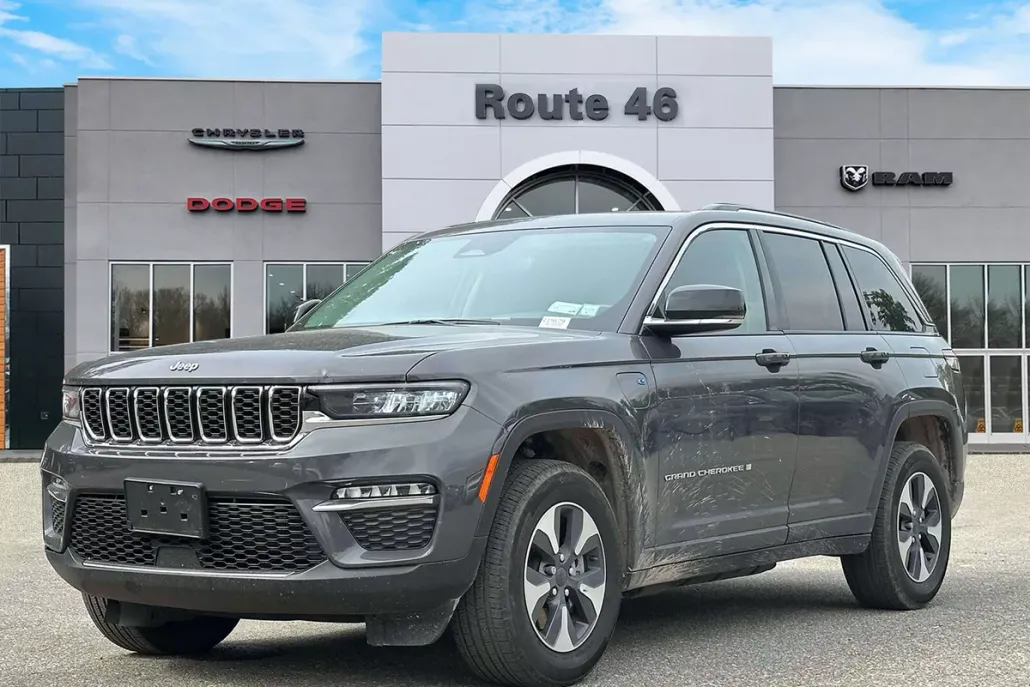 2023 Jeep Cherokee 4xe photo 1
