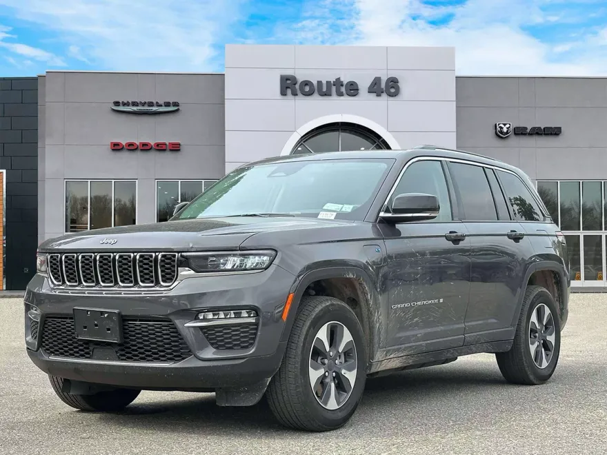 2023 Jeep Cherokee 4xe photo 1