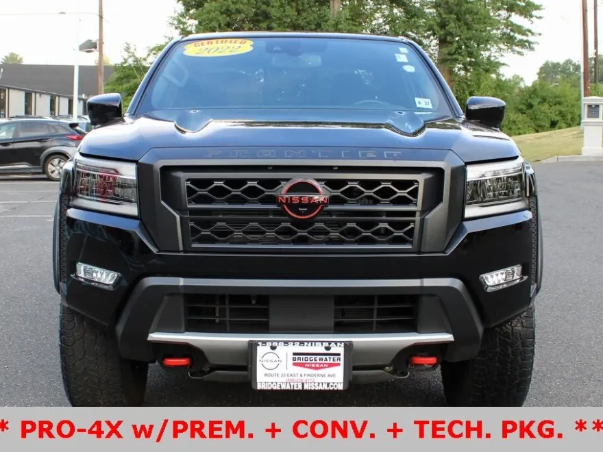 2022 Nissan Frontier PRO-4X photo 1