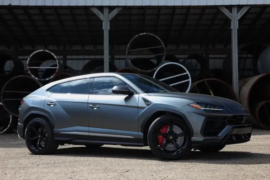 2020 Lamborghini Urus photo 1