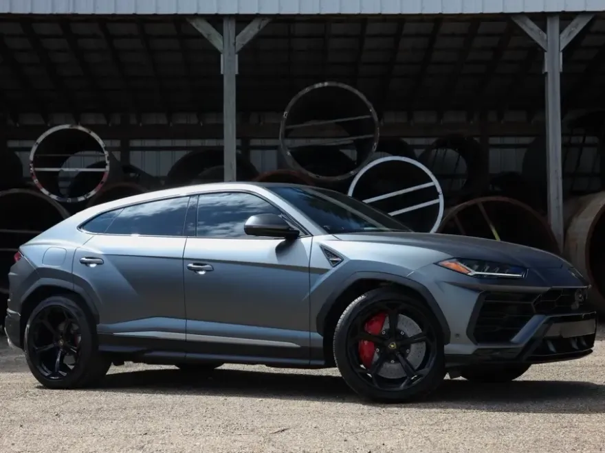 2020 Lamborghini Urus photo 1