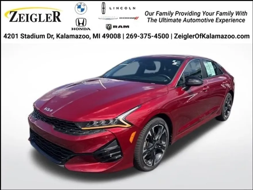 2022 Kia K5 GT-Line photo 1