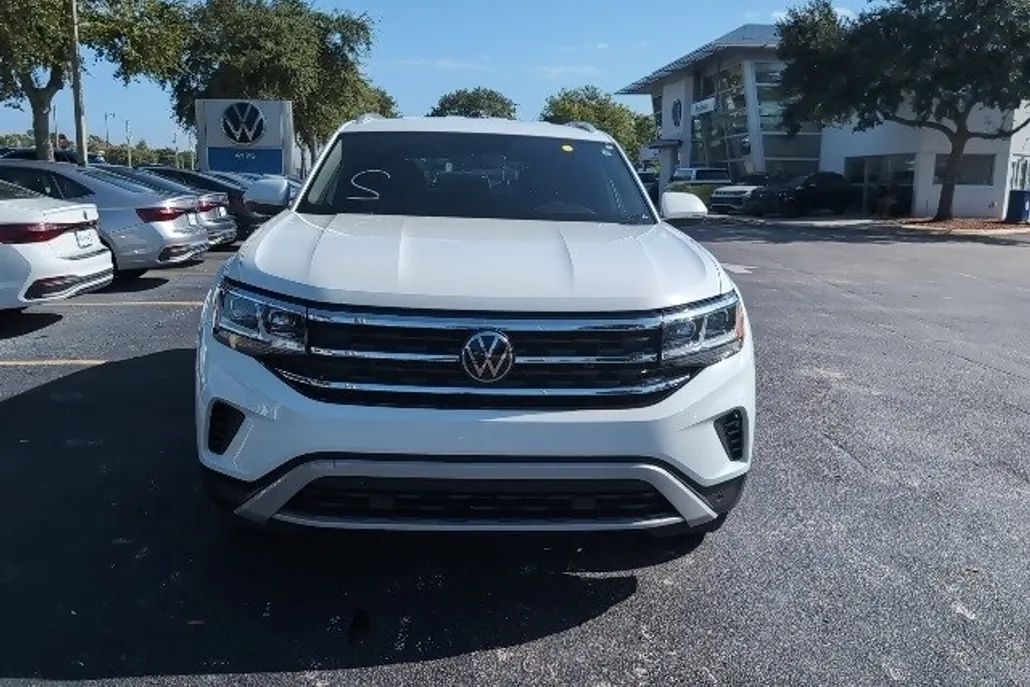 2023 Volkswagen Atlas Cross Sport V6 SE Technology photo 1