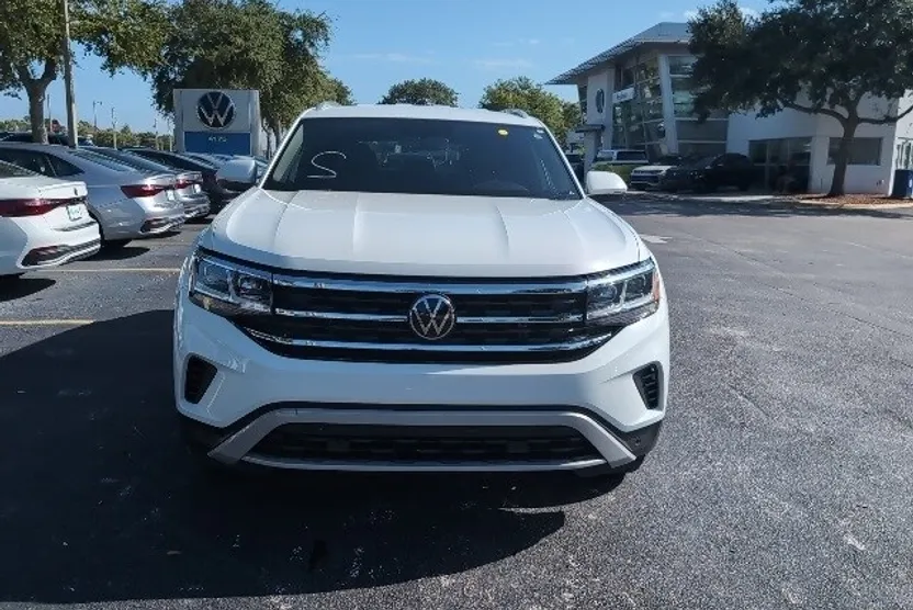 2023 Volkswagen Atlas Cross Sport V6 SE Technology photo 1