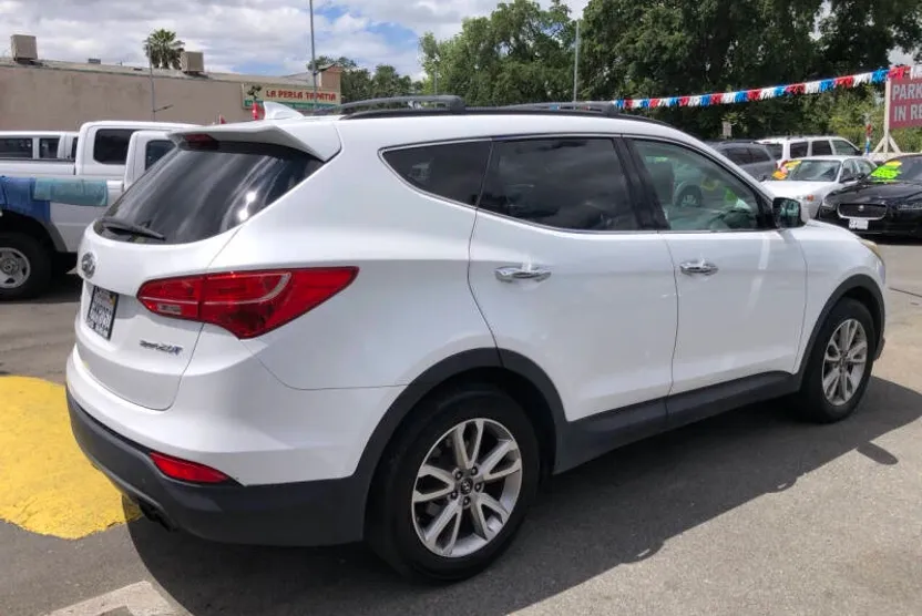 2015 Hyundai Santa Fe Sport GLS photo 1
