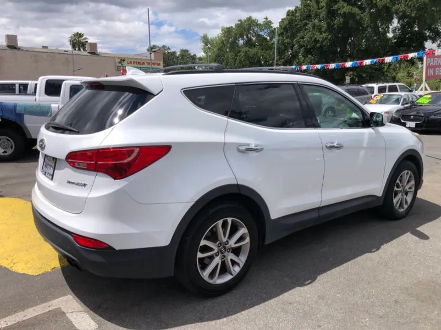 2015 Hyundai Santa Fe Sport GLS photo 1