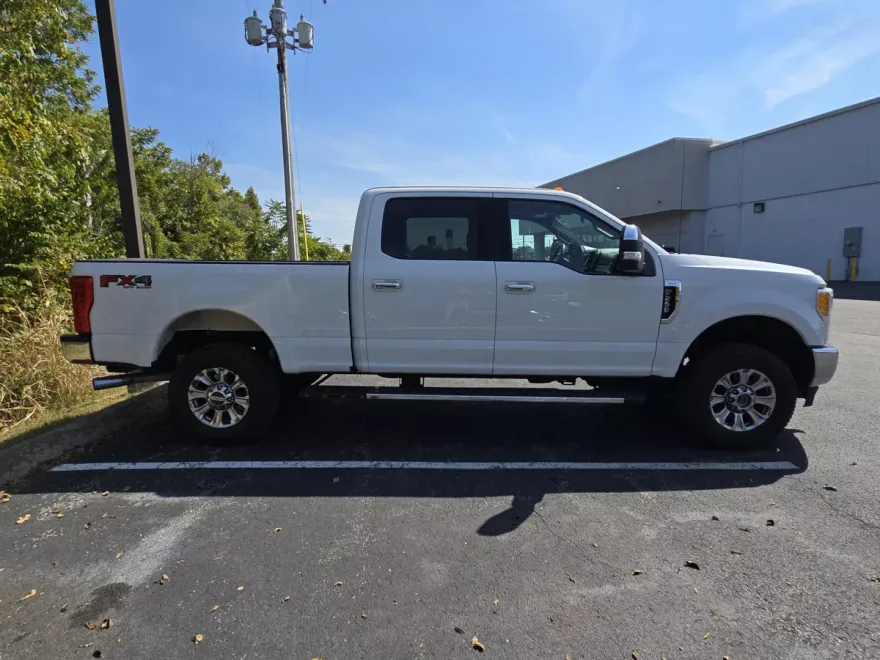 2017 Ford F-250 XLT photo 1