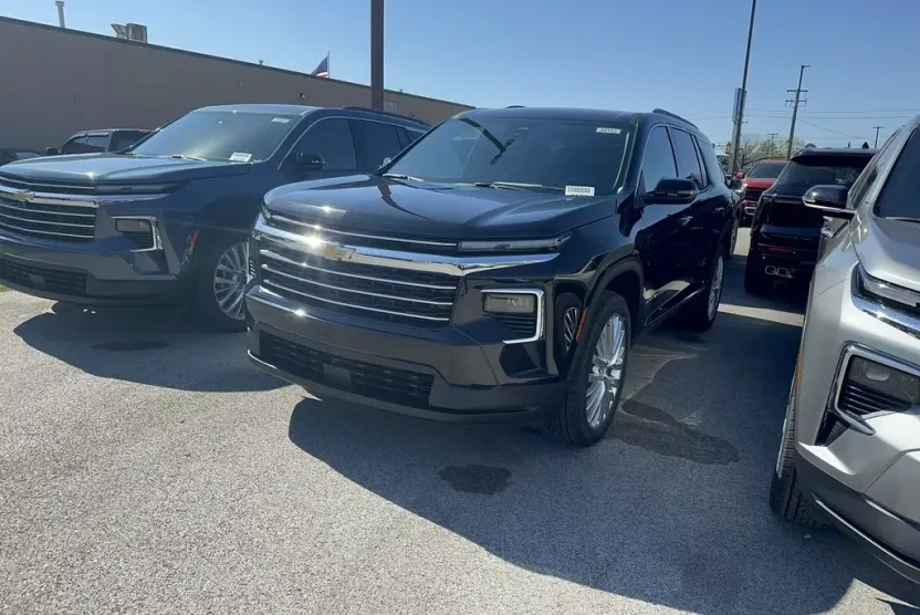 2026 Chevrolet Traverse photo 1
