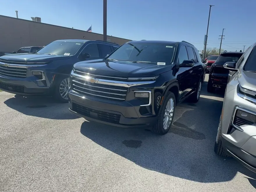 2026 Chevrolet Traverse photo 1