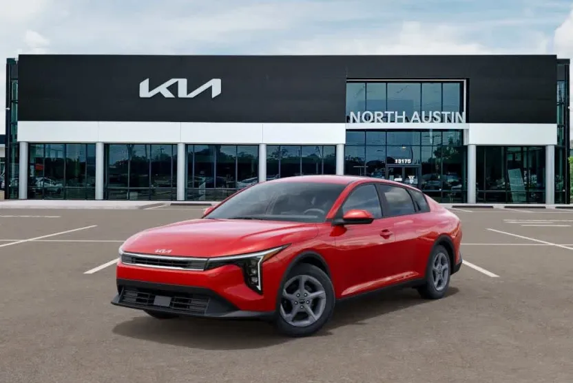 2025 Kia K4 LXS photo 1