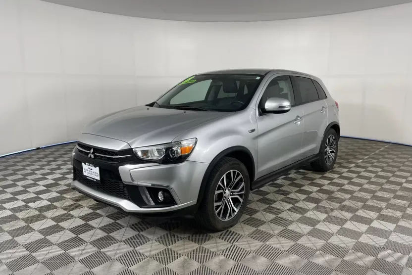 2018 Mitsubishi Outlander Sport SE photo 1
