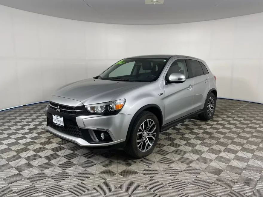 2018 Mitsubishi Outlander Sport SE photo 1