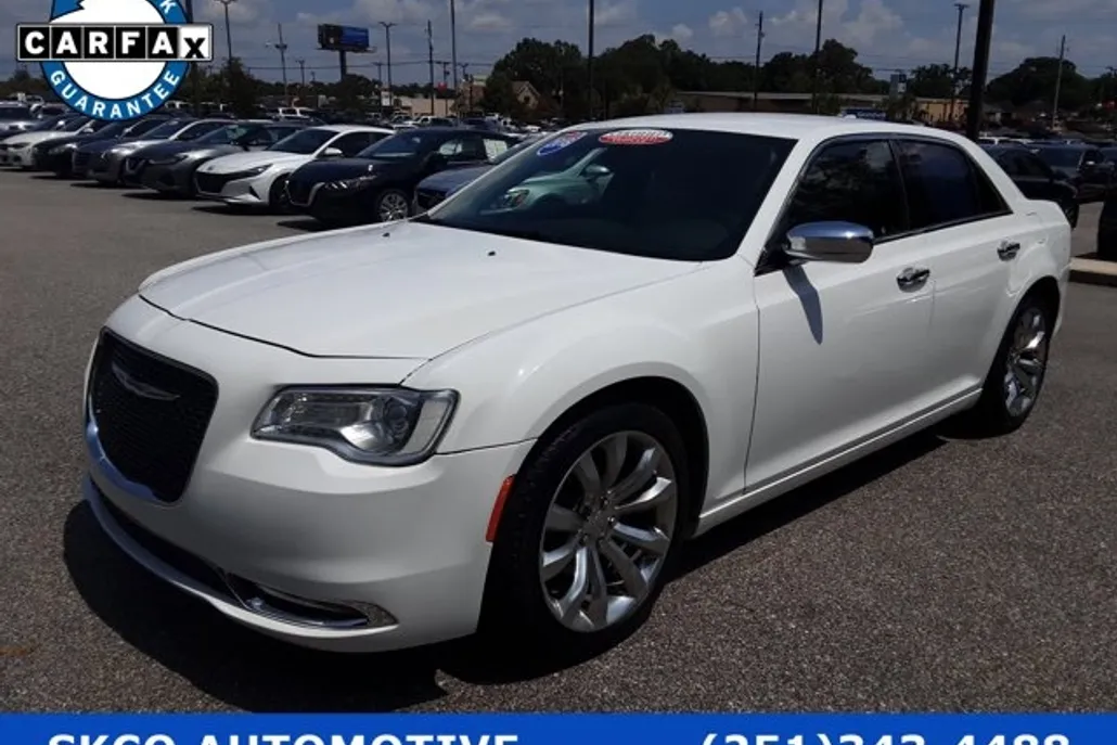 2018 Chrysler 300 Limited photo 1