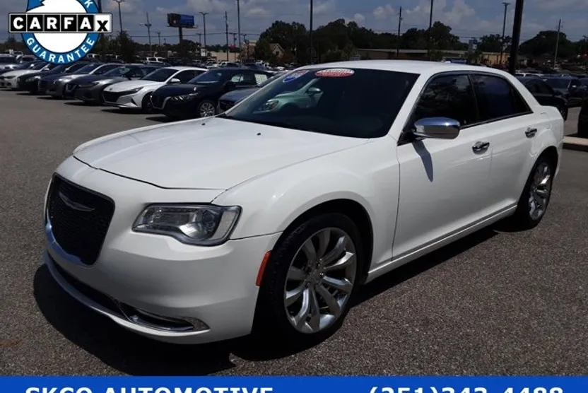 2018 Chrysler 300 Limited photo 1
