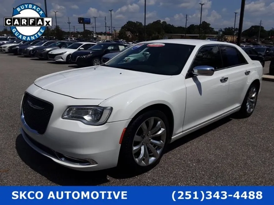 2018 Chrysler 300 Limited photo 1