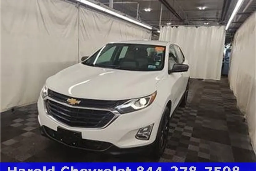 2021 Chevrolet Equinox LS photo 1