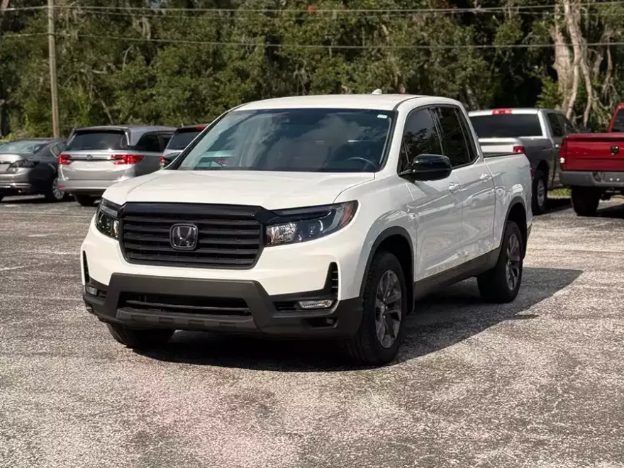 2021 Honda Ridgeline Sport photo 1