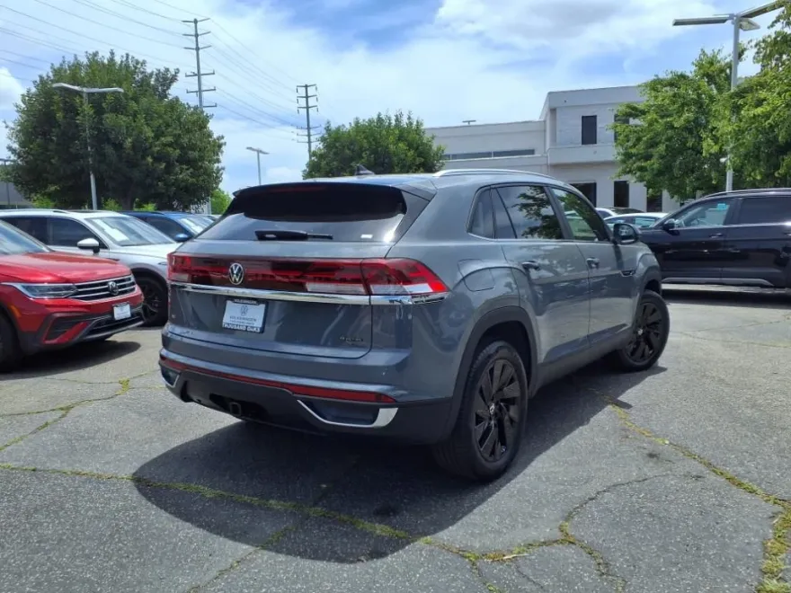 2025 Volkswagen Atlas Cross Sport SE Technology photo 1