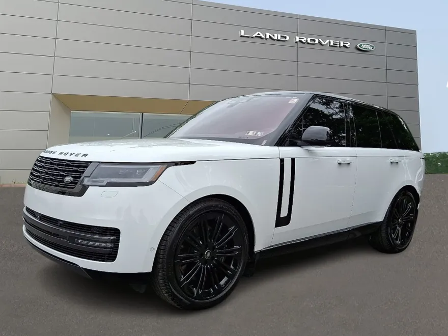 2023 Land Rover Range Rover SE photo 1