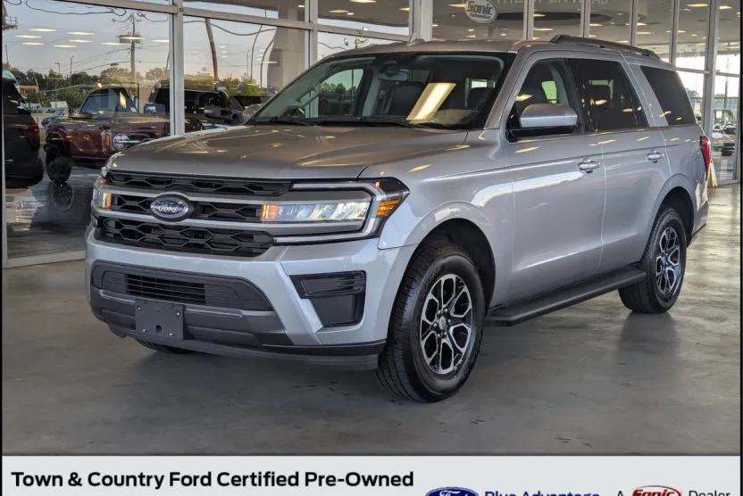 2024 Ford Expedition XLT photo 1