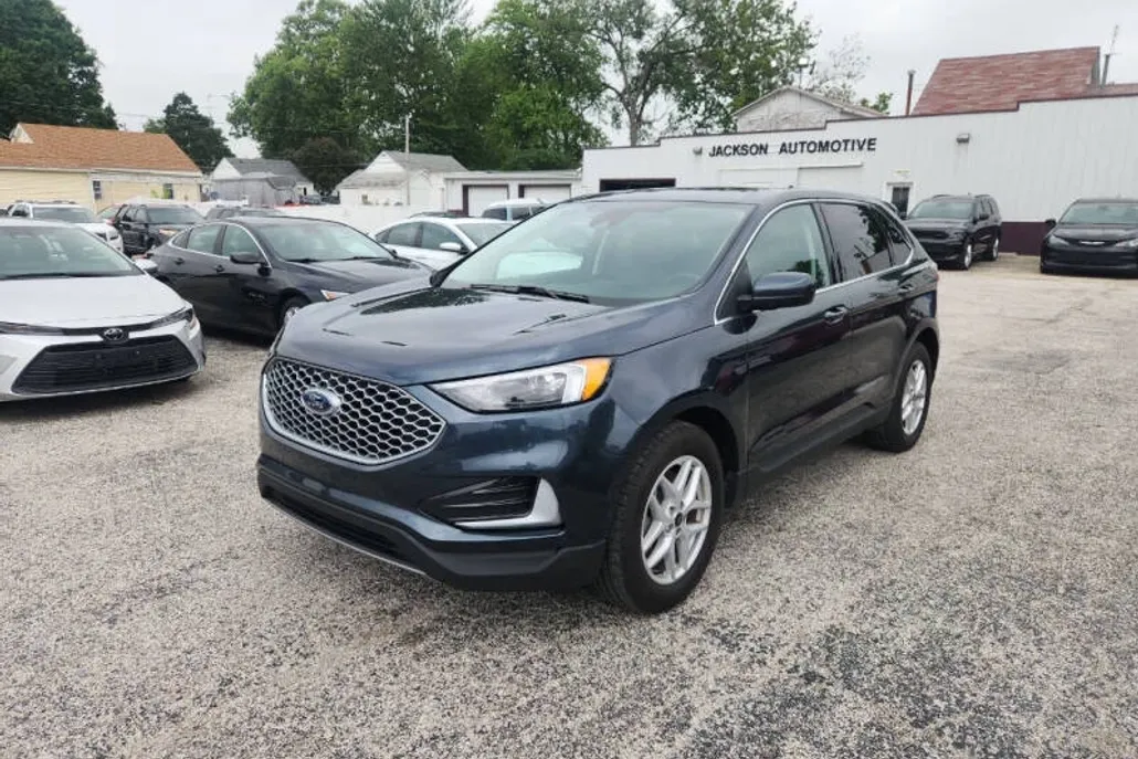 2024 Ford Edge SEL photo 1