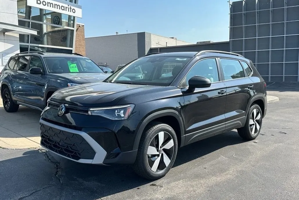 2025 Volkswagen Taos S photo 1