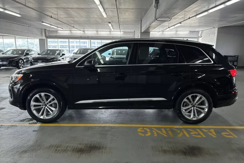 2025 Audi Q7 55 Premium Plus photo 1