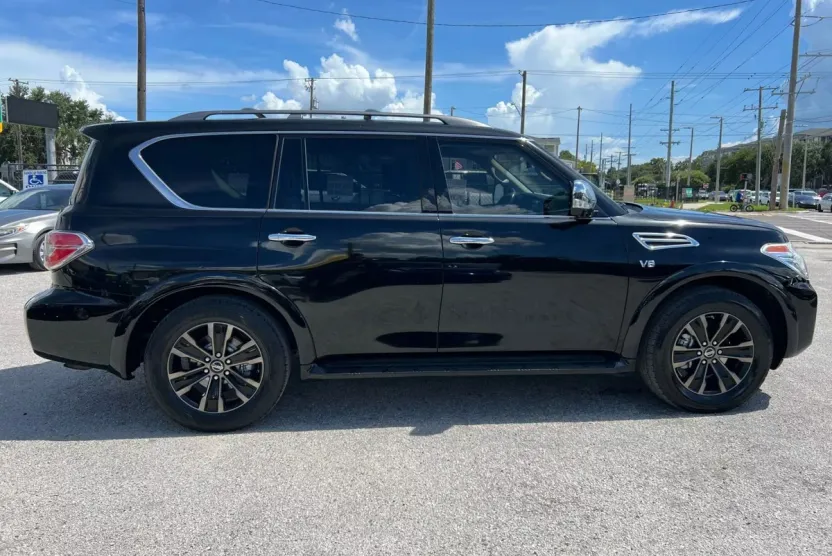 2019 Nissan Armada Platinum photo 1