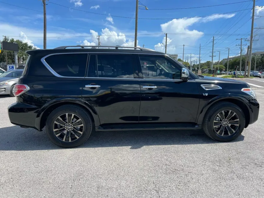 2019 Nissan Armada Platinum photo 1