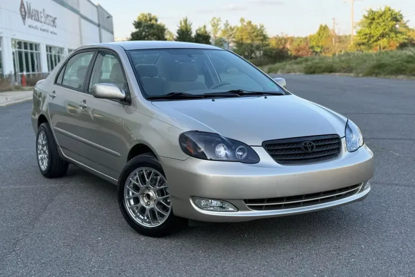2006 Toyota Corolla LE photo 1