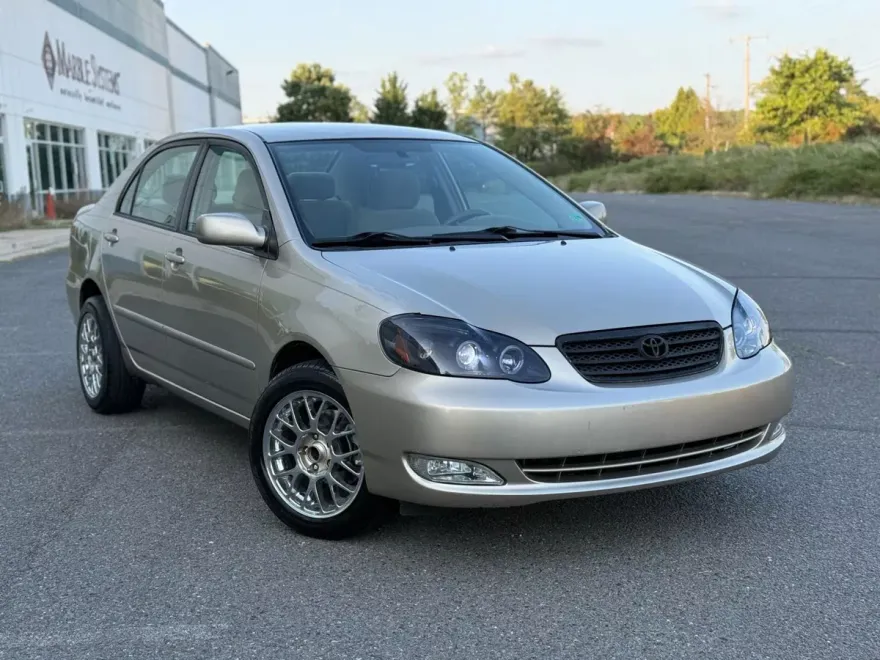 2006 Toyota Corolla LE photo 1