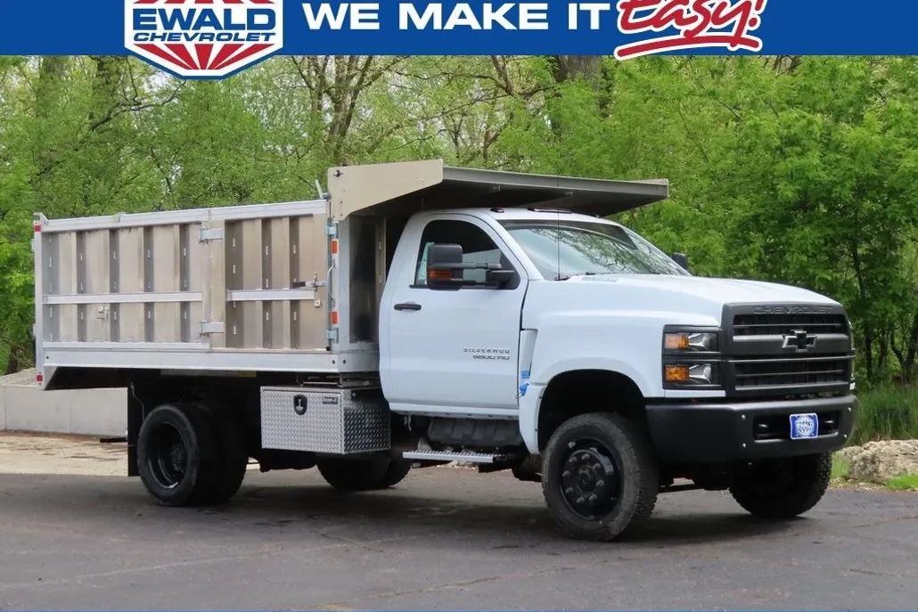 2024 Chevrolet Silverado 5500HD Work Truck photo 1