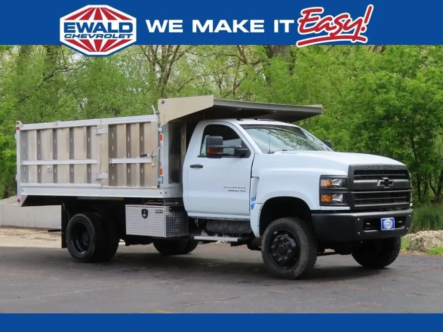 2024 Chevrolet Silverado 5500HD Work Truck photo 1
