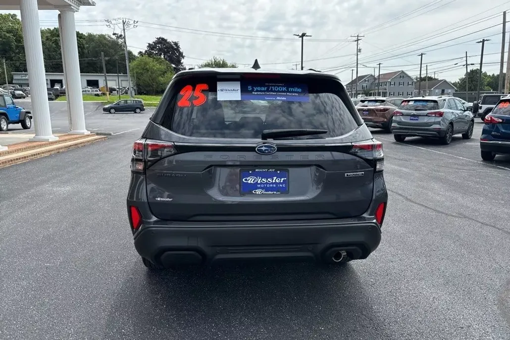 2025 Subaru Forester Touring photo 1
