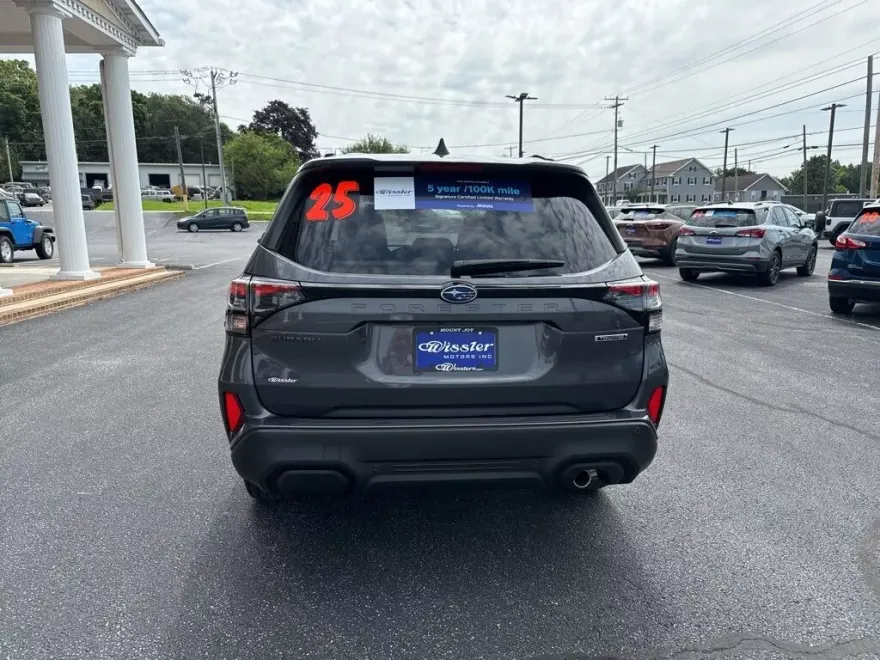 2025 Subaru Forester Touring photo 1