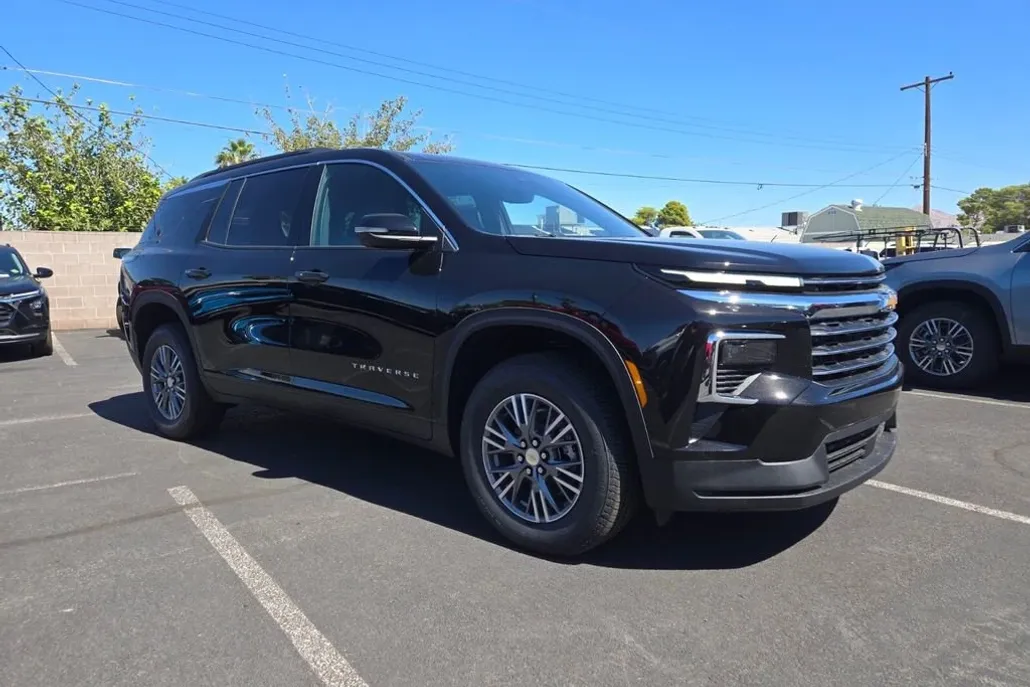2026 Chevrolet Traverse photo 1
