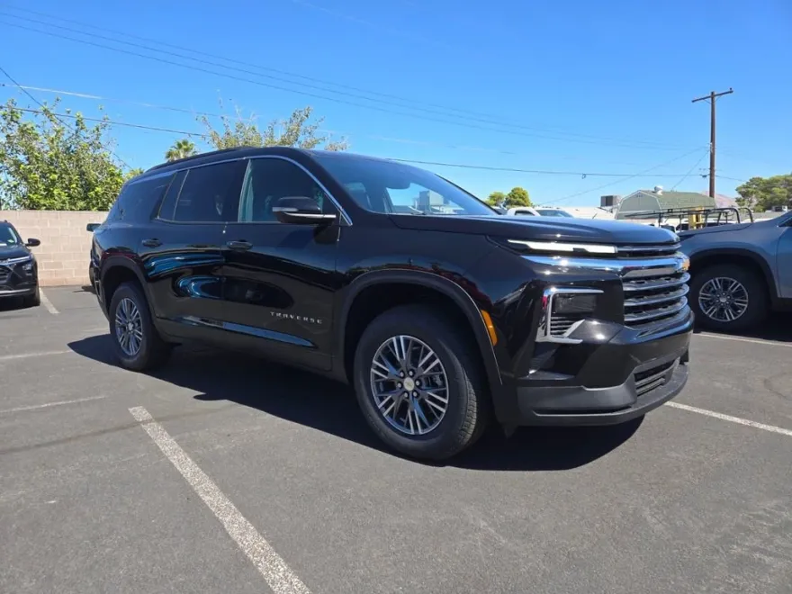 2026 Chevrolet Traverse photo 1