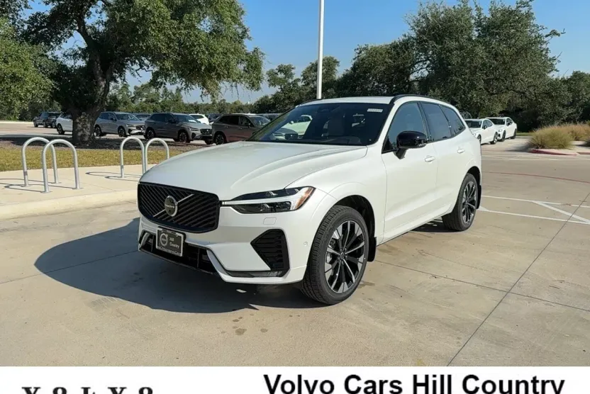 2026 Volvo XC60 B5 Plus photo 1