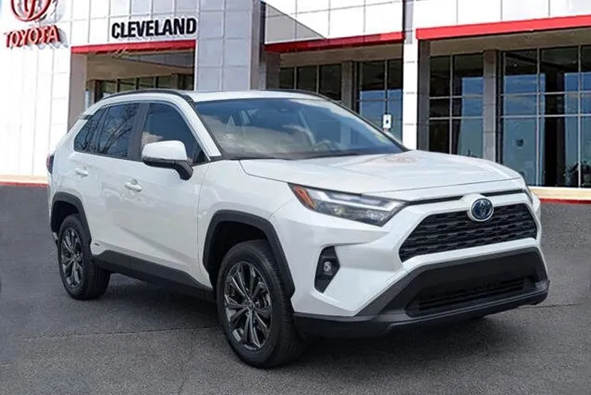 2022 Toyota RAV4 Hybrid XLE Premium photo 1