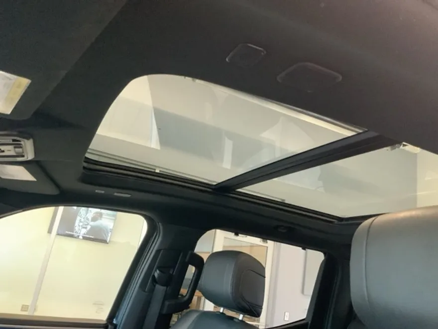 2023 Toyota Tundra Platinum photo 1