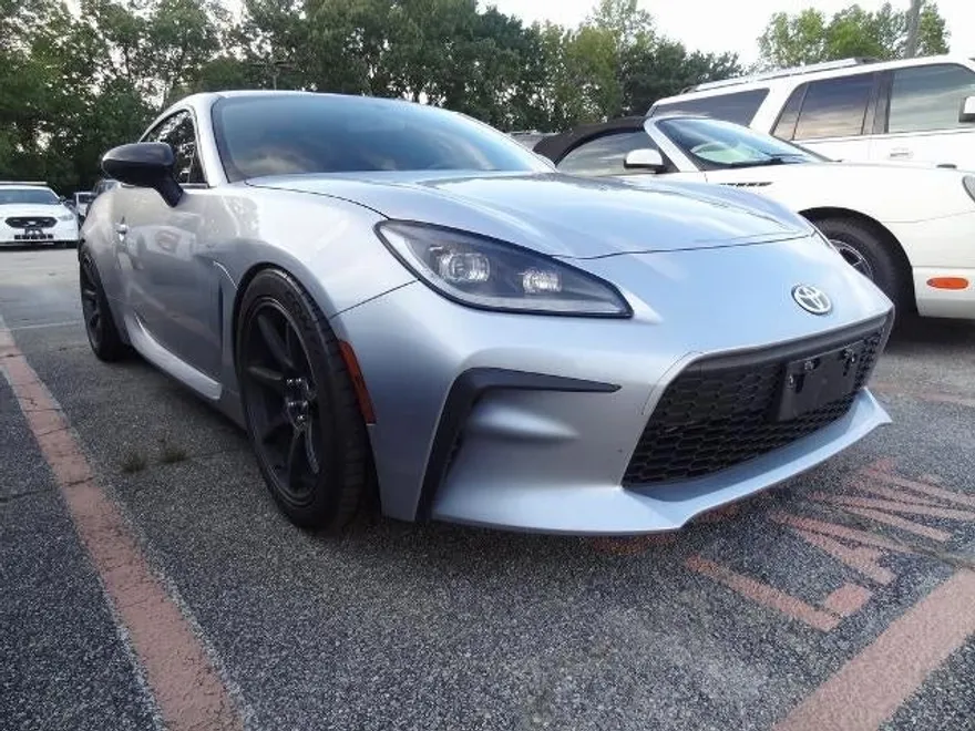 2023 Toyota GR86 Base photo 1