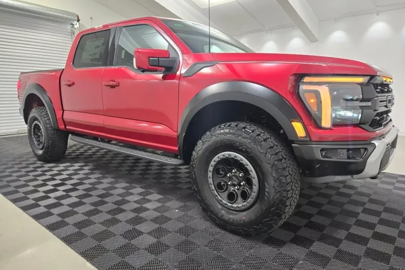 2025 Ford F-150 Raptor photo 1