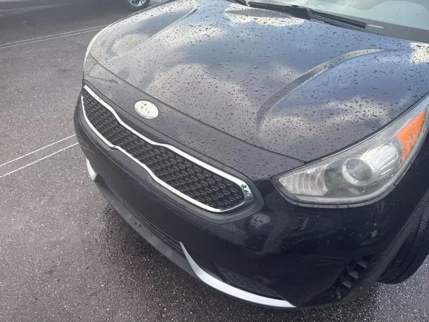 2018 Kia Niro LX photo 1
