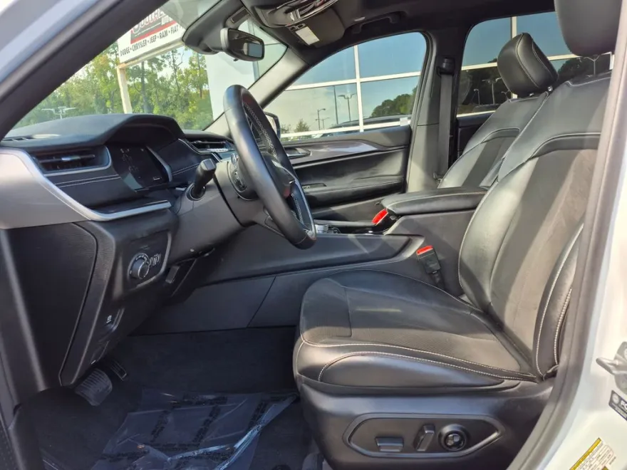 2021 Jeep Grand Cherokee Altitude photo 1