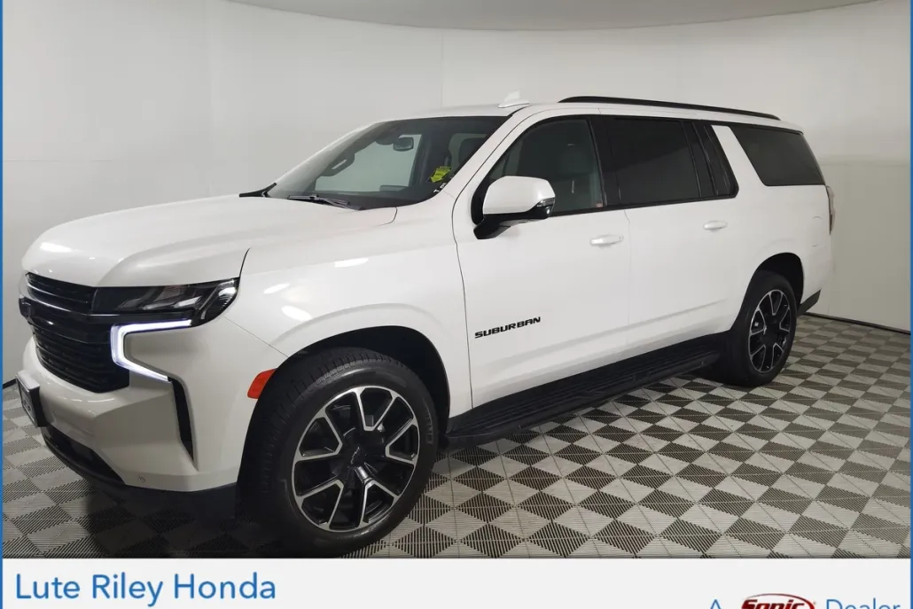 2021 Chevrolet Suburban RST photo 1