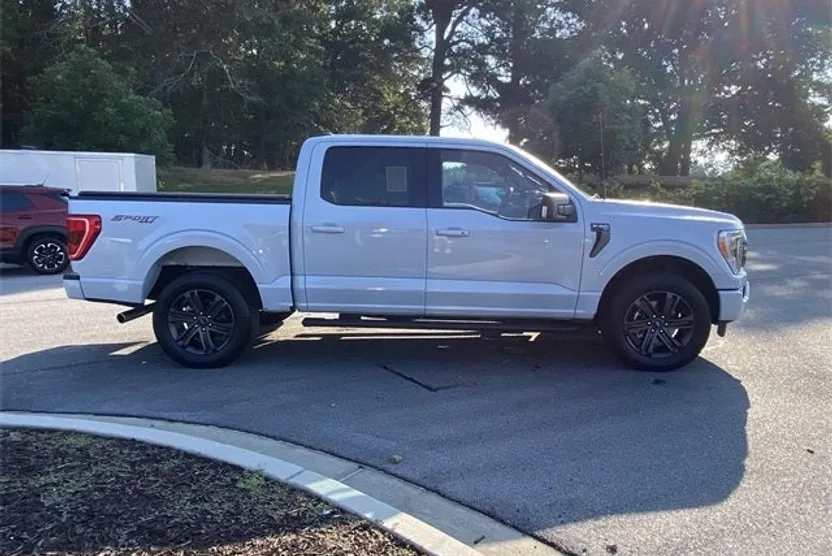 2022 Ford F-150 XLT photo 1