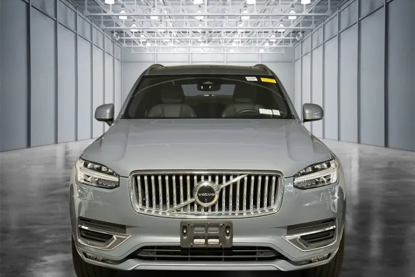 2023 Volvo XC90 Ultimate photo 1