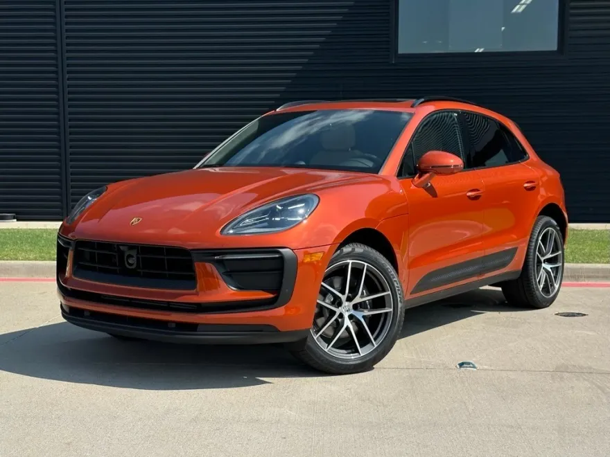 2025 Porsche Macan T photo 1