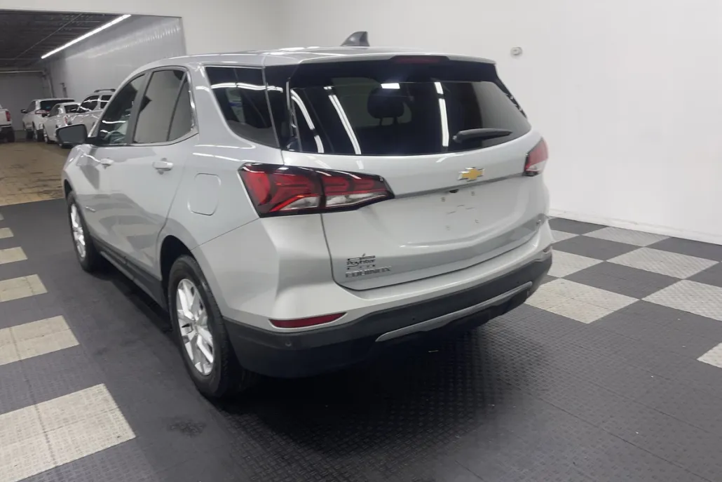 2022 Chevrolet Equinox LT photo 1