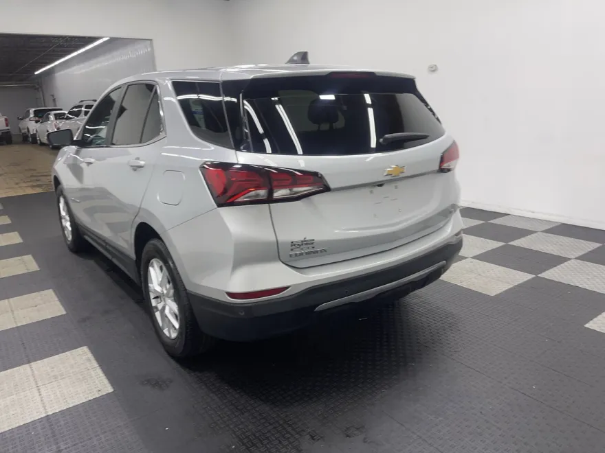 2022 Chevrolet Equinox LT photo 1